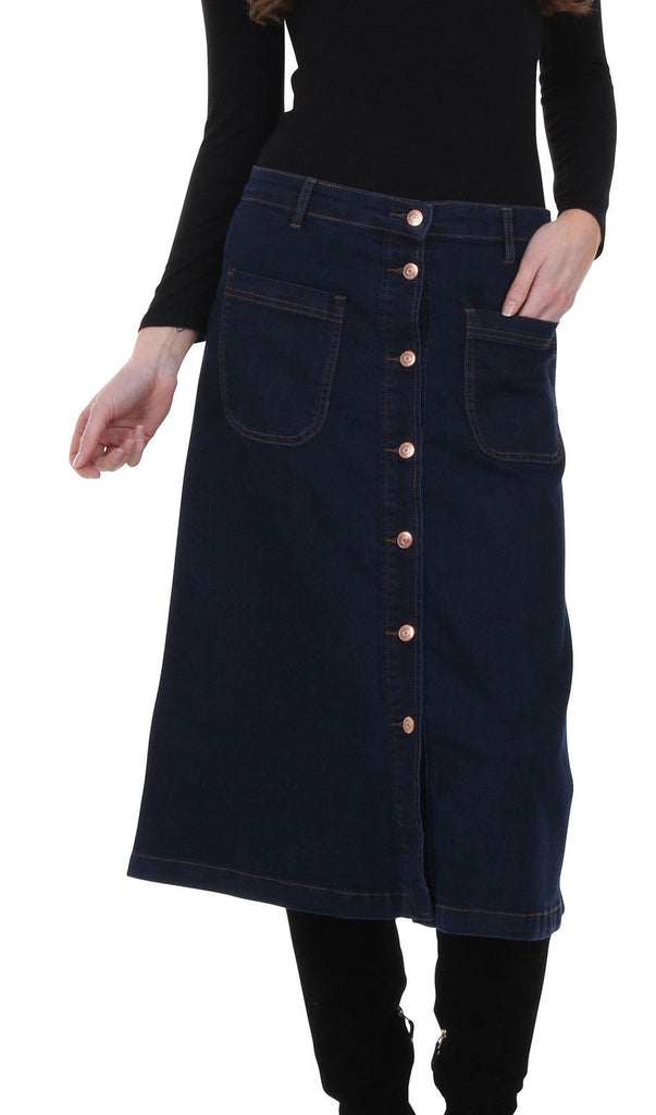 Focus on front patch pockets, belt loops and buttons on ‘christine’ denim skirt from Dungarees Online.